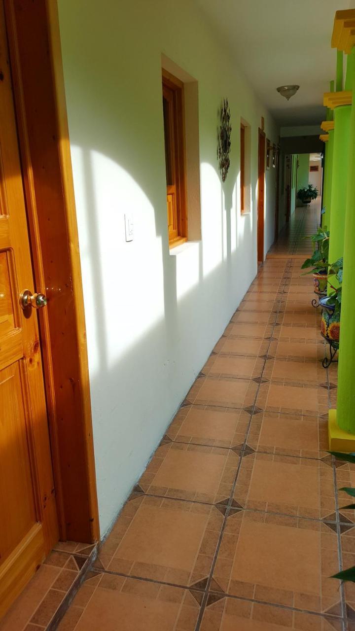 Hotel Posada Las Rosas San Cristóbal de Las Casas Exteriör bild